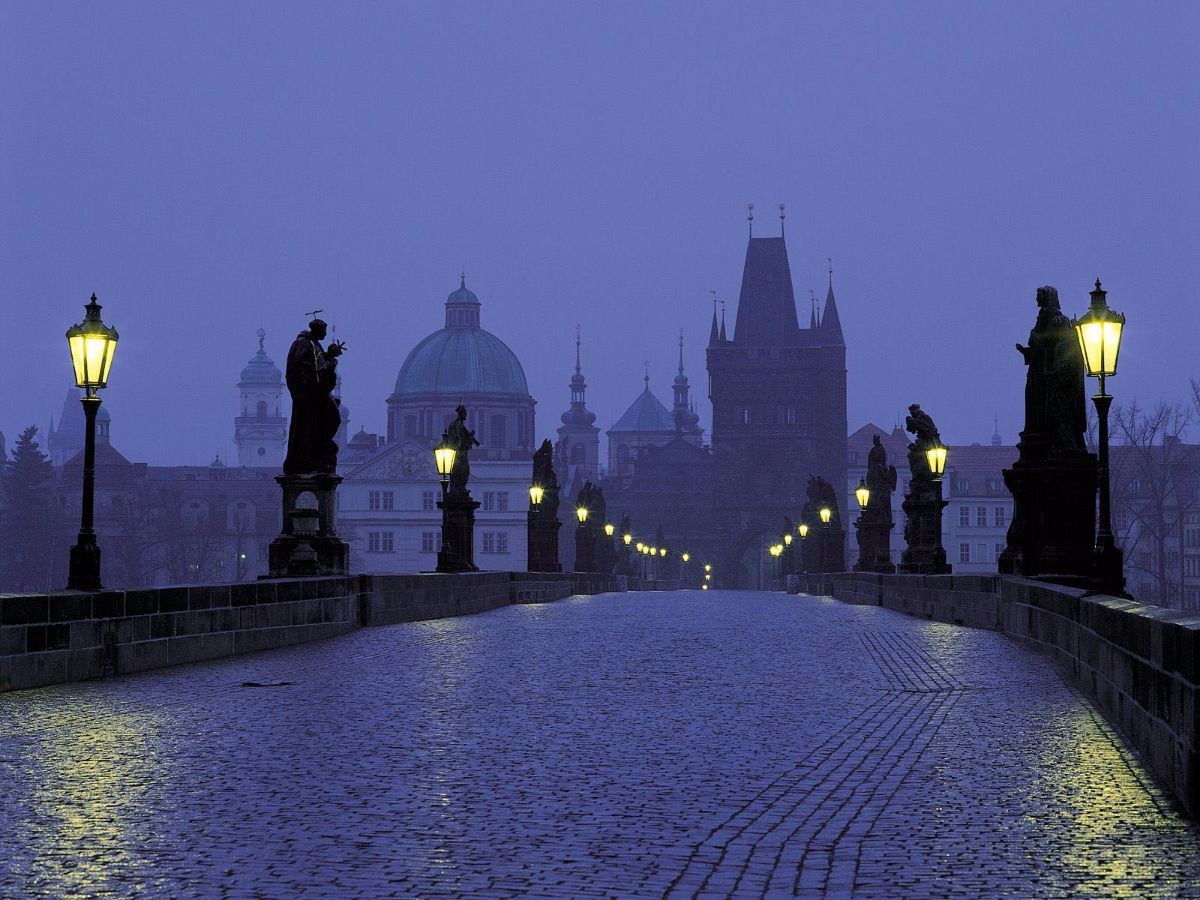 LaFerrari terrorizza il centro di Praga