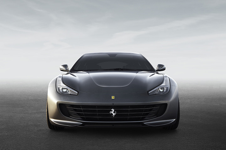 Debutta la Ferrari GTC4Lusso