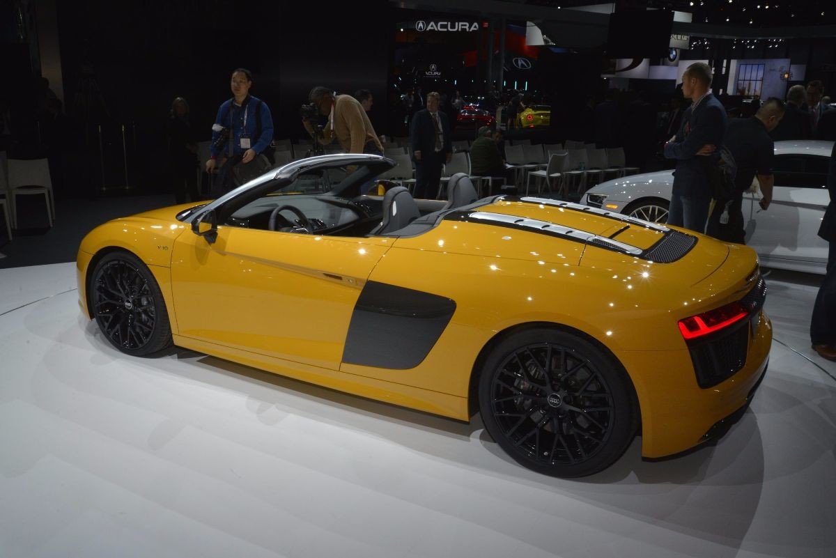 Nuova Audi R8 Spyder V10