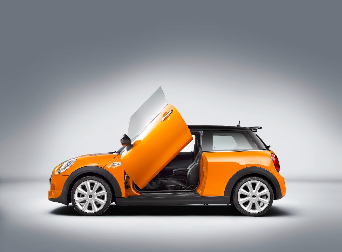 MINI presenta le Scissor Doors