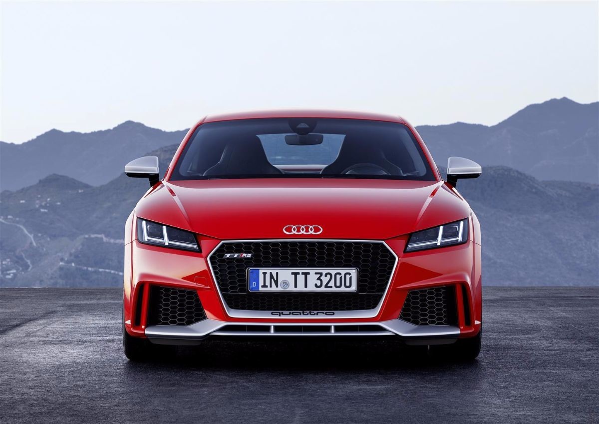 La nuova Audi TT RS fa sul serio