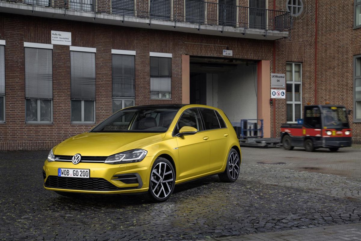 Volkswagen presenta i restyling della Golf