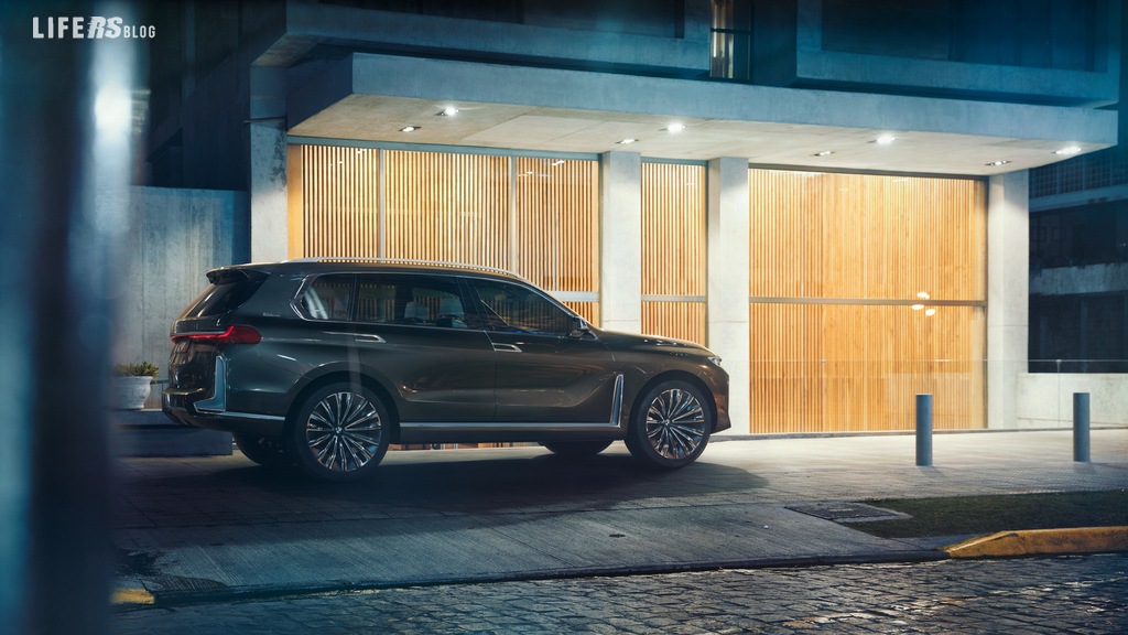 BMW CONCEPT X7 iPERFORMANCE