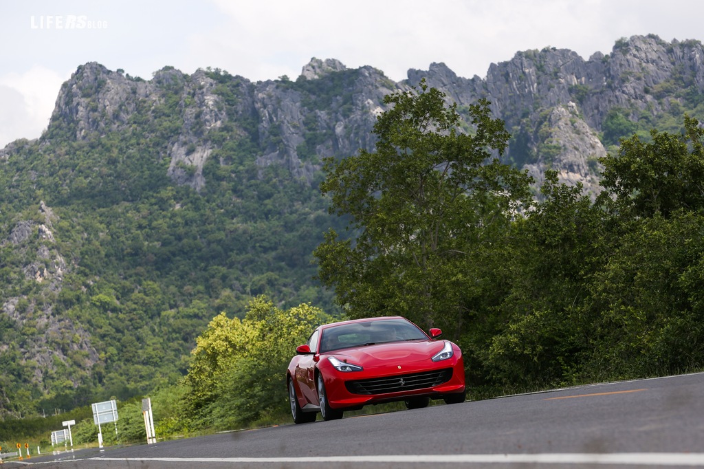 GTC4 Lusso T: test drive