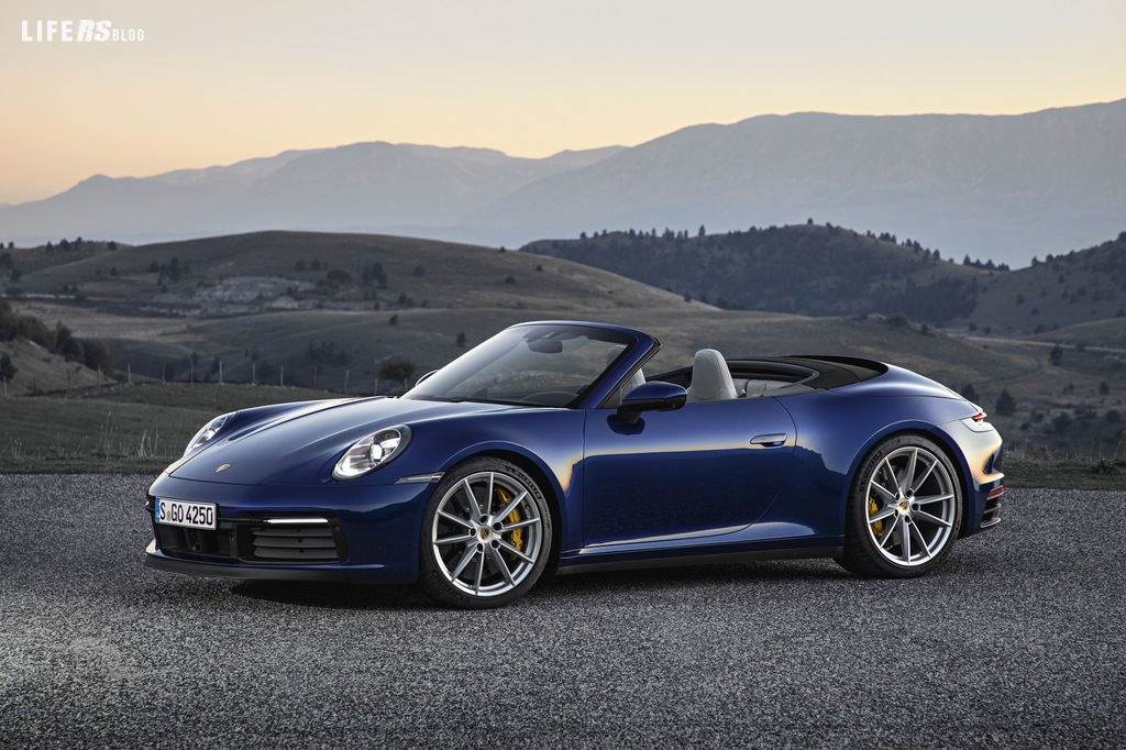 911 Cabriolet, riprende le linee moderne della Coupé ma si scopre!