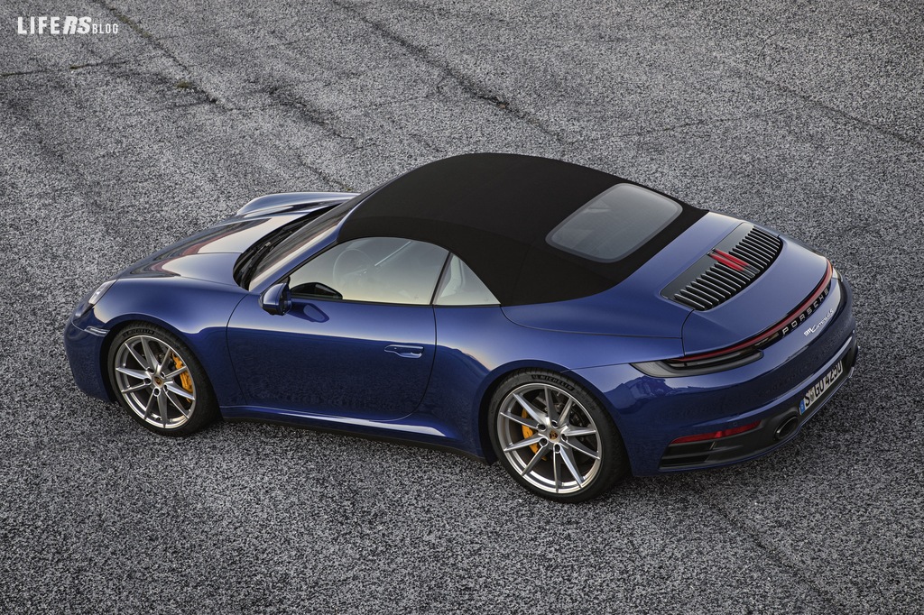 911 Cabriolet, riprende le linee moderne della Coupé ma si scopre!