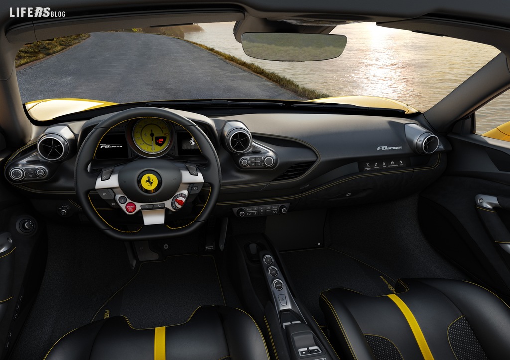 Ferrari svela la F8 Spider