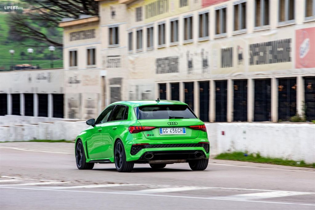 Audi RS 3 è il nuovo riferimento della categoria