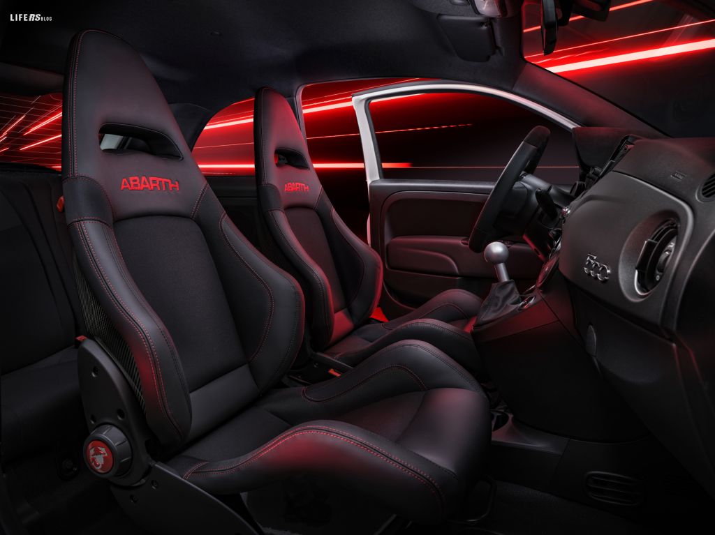 Nuova 695 l'Abarth top di gamma, diventa di "serie"