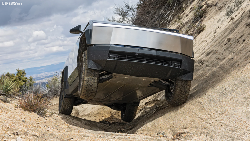 Cybertruck, Tesla introduce l'Off-Road Mode