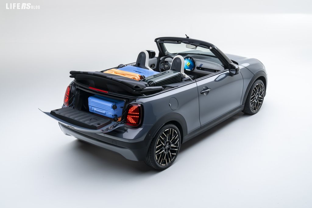 Cooper Cabrio completa l'attuale famiglia MINI