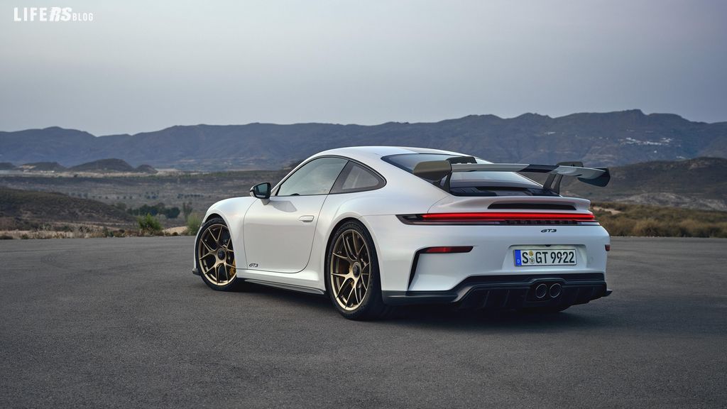 Nuova 911 GT3, Porsche punta tutto sulla leggerezza!